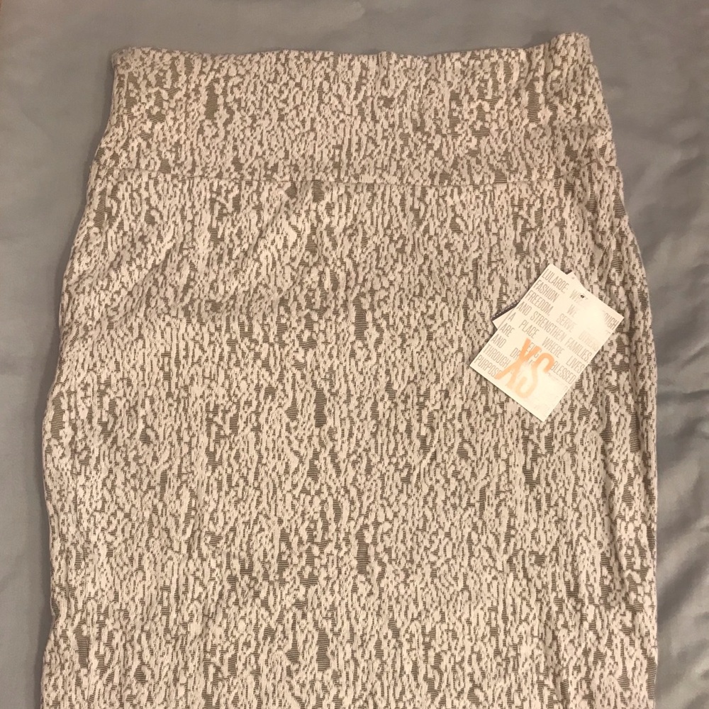 LuLaRoe Cassie Skirt XS Cream And White NWT